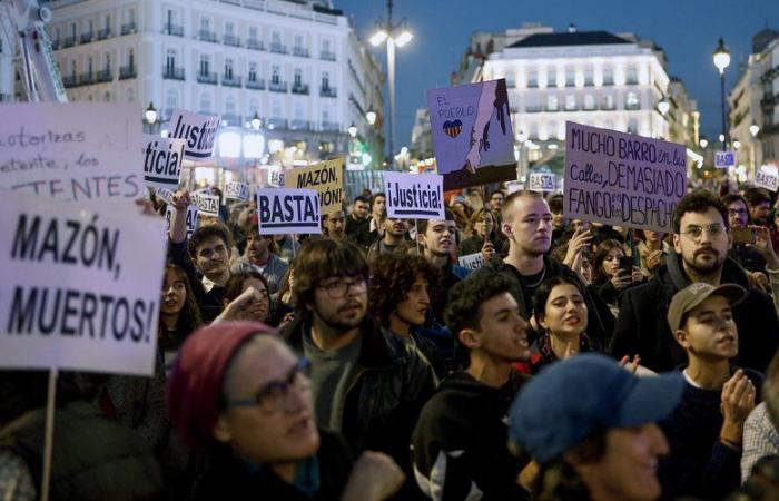 Floods in Spain: “Our hands are stained with mud, yours with blood”… Thousands of people demonstrate against the management of the disaster