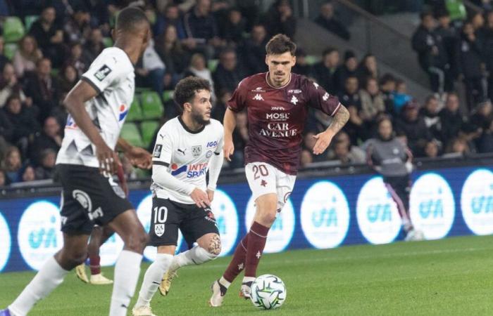 The emotional reunion of Jessy Deminguet with SM Caen