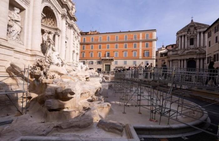 “A unique point of view”: a footbridge inaugurated above the Trevi Fountain (photos)