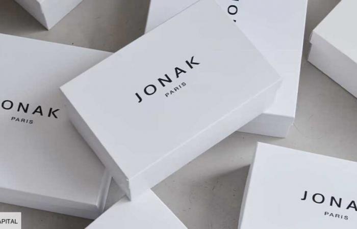 After his defeat against Chanel, Jonak slashes prices on his slingbacks, how can you get them?