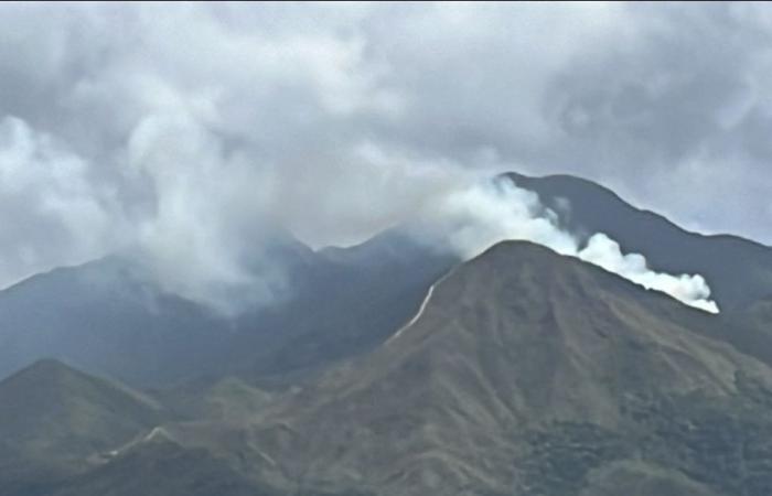 Fire in progress near Pic Malaoui, between Dumbéa and Mont-Dore