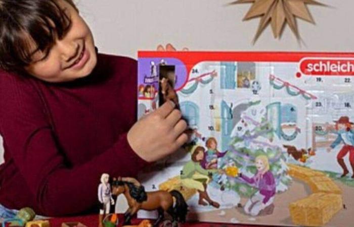 the Schleich Advent calendar is available from E.Leclerc