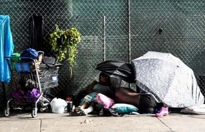 Miami moves ahead of Donald Trump's campaign promise by banning homeless people from sleeping on the streets