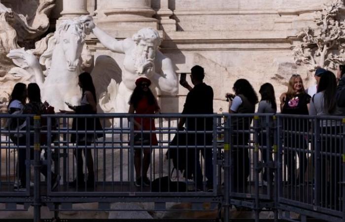 “A unique point of view”: a footbridge inaugurated above the Trevi Fountain (photos)