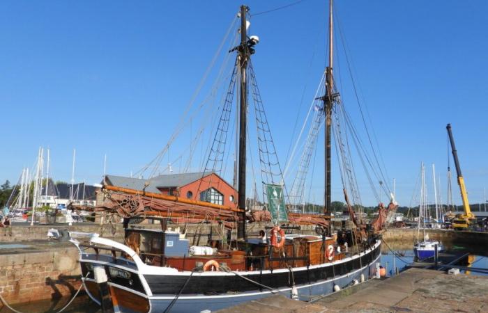 the “friends” of this magnificent century-old sailboat hope to be able to buy it back