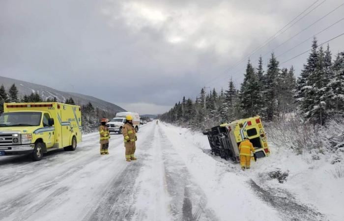 Accident – ​​An ambulance ends up in the ditch