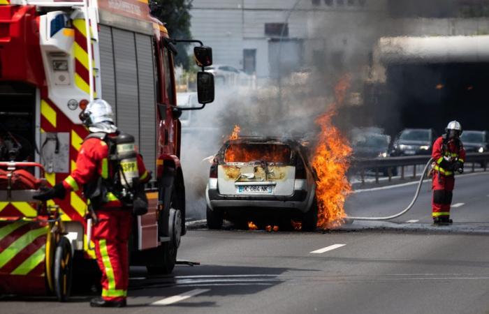 The A61 motorway partially cut after the explosion of a gas cylinder in a vehicle, the driver injured