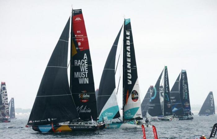 Vendée Globe: the 10th edition started with Denis Van Weynbergh among the 40 skippers (photos)