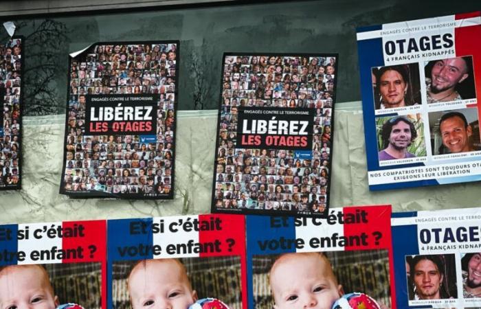 a rally was held in Paris in support of Hamas hostages, held for 400 days