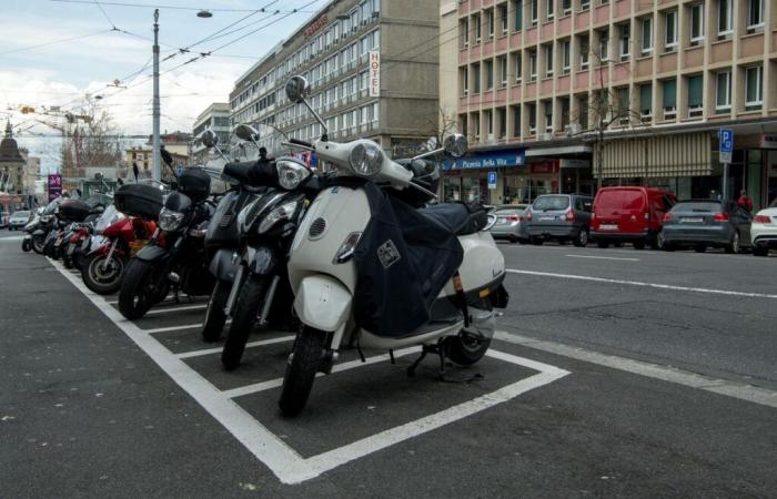 Lausanne: fewer parking spaces for motorcycles in the city center