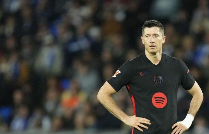 VAR chief speaks out on Robert Lewandowski controversy after Barcelona defeat