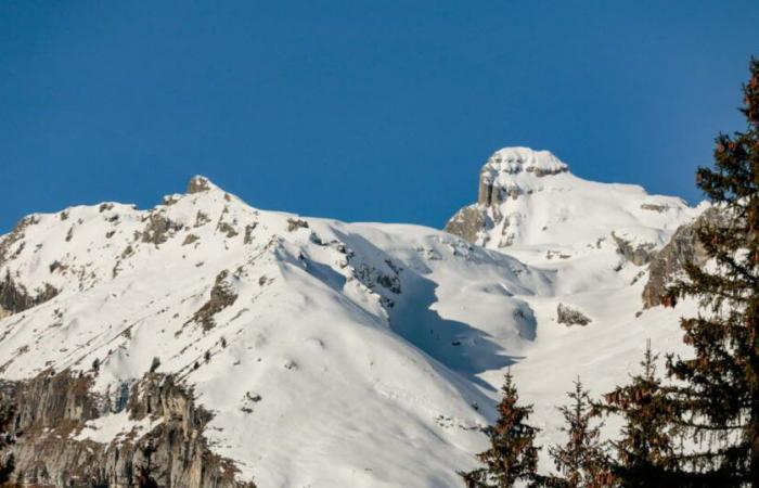 Weather report. Snow showers expected Tuesday in the Alps