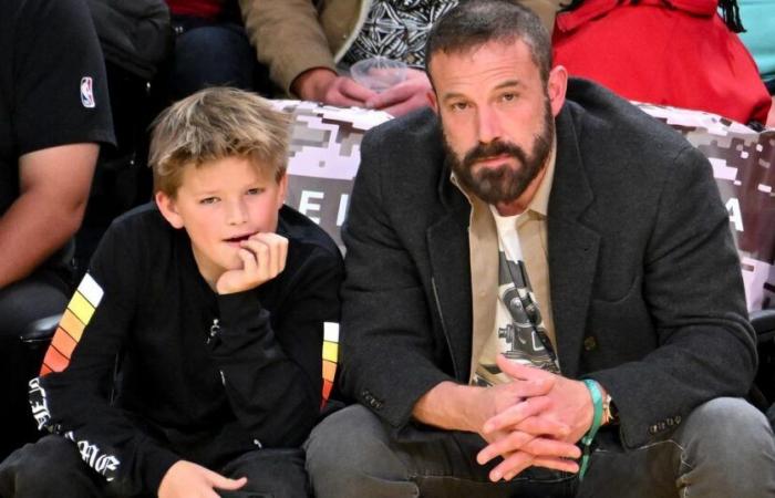 In the middle of a divorce, Ben Affleck treats himself to a rare father-son outing with Samuel, 12 years old