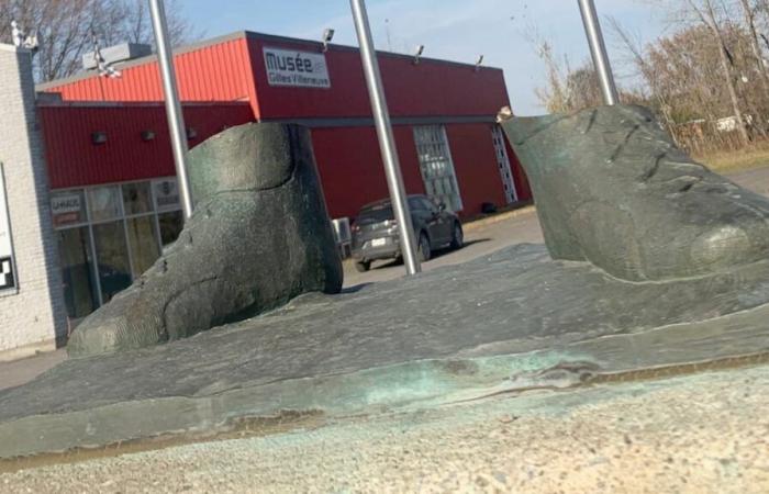 Theft of the statue of Gilles Villeneuve: the museum loses hope and considers a replacement