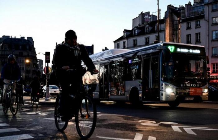 “I lead a fight against cyclists”: a Parisian bus driver fired after an intimidation video