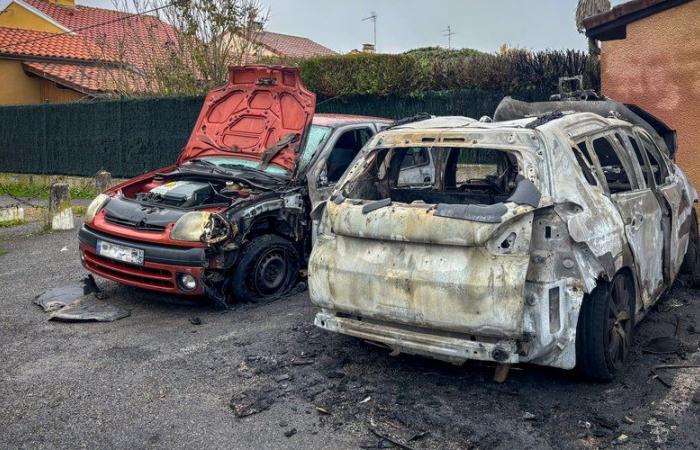 Two cars affected by a fire in the middle of the night in the Garros district of Auch