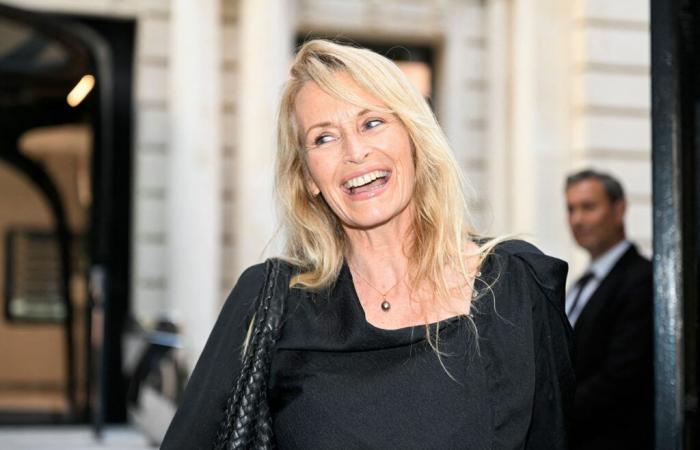 Estelle Lefébure reunites with David Hallyday and Sylvie Vartan for an exceptional evening