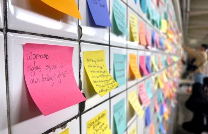 In the New York subway, the return of “Post-it therapy”