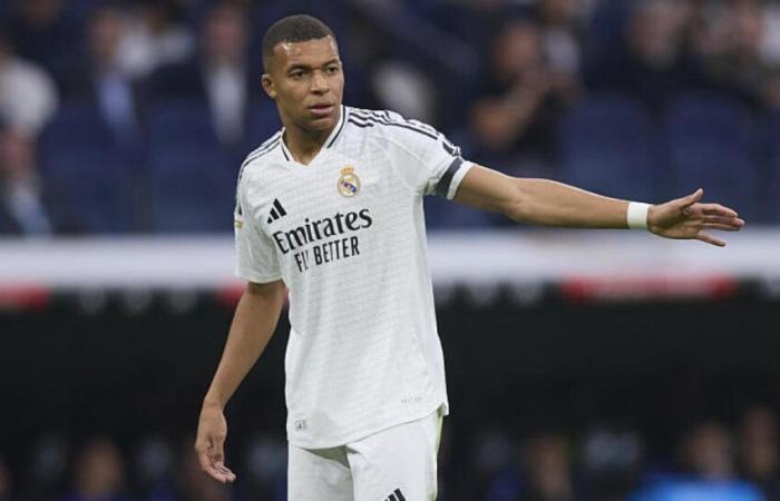 magnificent support from the locker room for Mbappé?