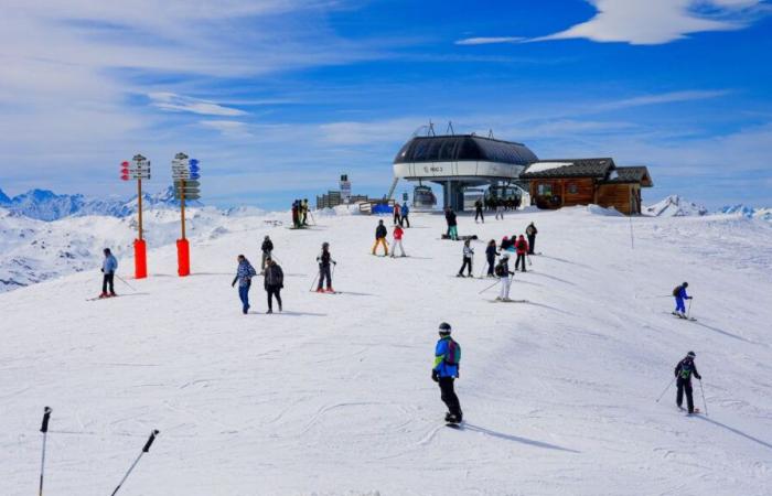 This French ski resort located in Savoie is by far the favorite of Lyonnais