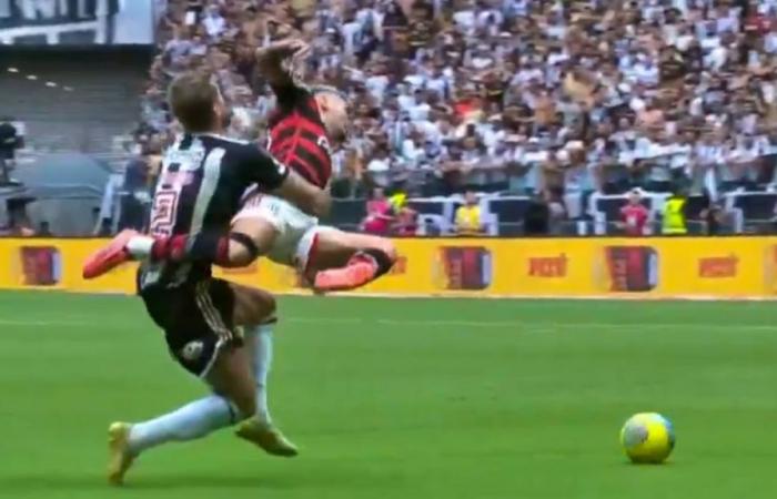 Football: wouldn’t that have deserved a red card?