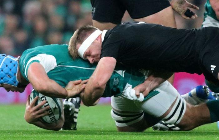 France – New Zealand: the impressive head injury of All Blacks third row Sam Cane, forfeited against the Blues