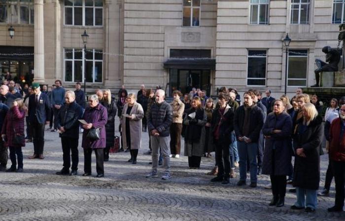 In Pictures: United Kingdom pauses to remember fallen service personnel