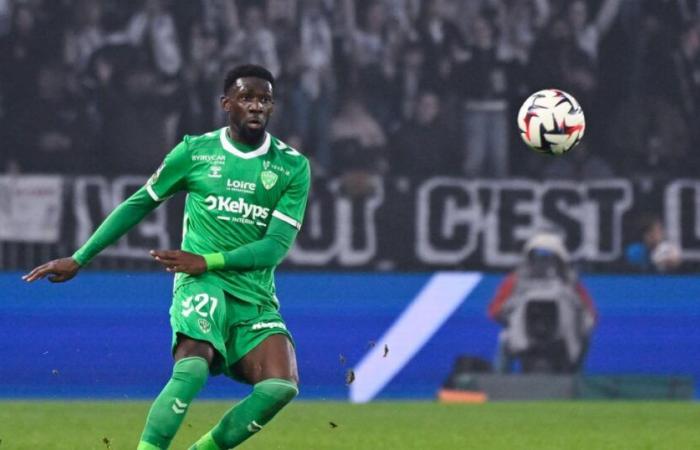 Dylan Batubinsika (AS Saint-Etienne) expresses “his regrets” after the defeat against Lyon