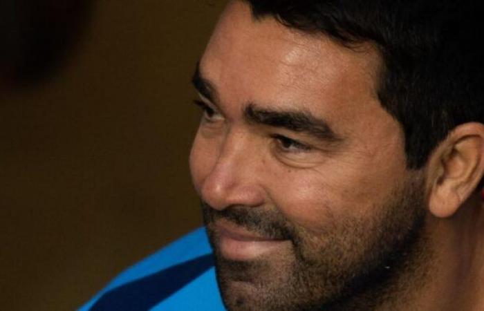 He has asked Deco to let him stay at Barça because he has nowhere better to go.