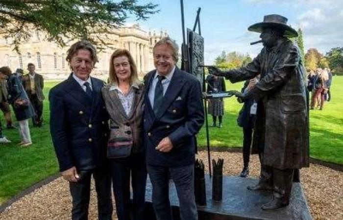 Blenheim Palace unveils new sculpture to commemorate 150th anniversary of Sir Winston Churchill’s birth