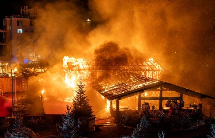 Devastating fire at the Barcarès Christmas village: the Christmas market partially destroyed before its opening