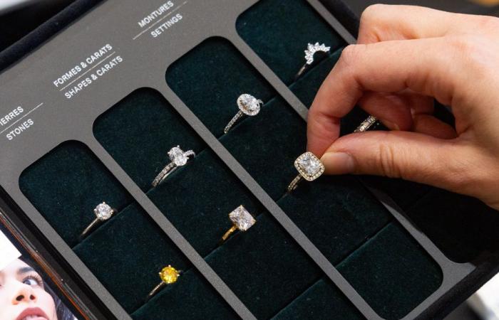 DIX30 district | A jewelry store where you can try on engagement rings at will