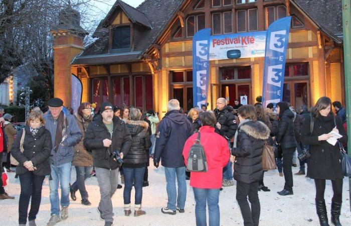 Bagnères-de-Luchon. The film festival becomes the Luchon Players Festival