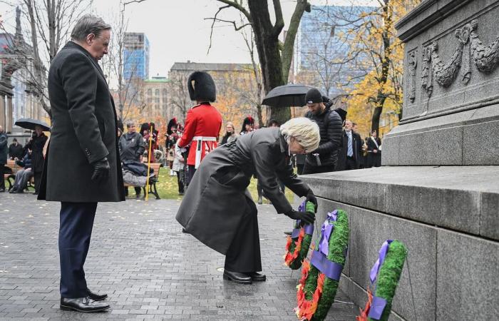 Canadians commemorate Remembrance Day