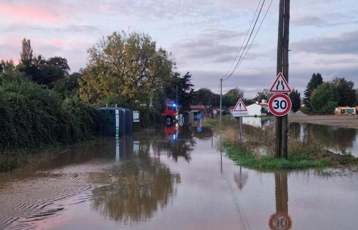 A public meeting to discuss the floods in the Pays de Retz