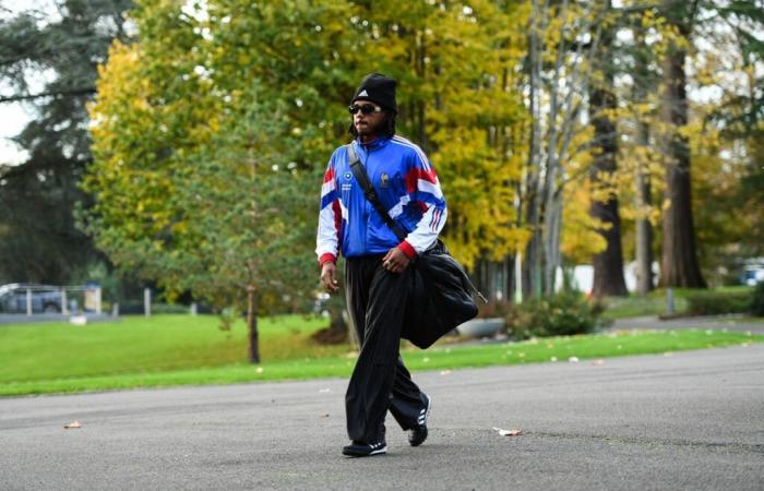 the very notable arrival of Jules Koundé in a tracksuit at Clairefontaine (video)