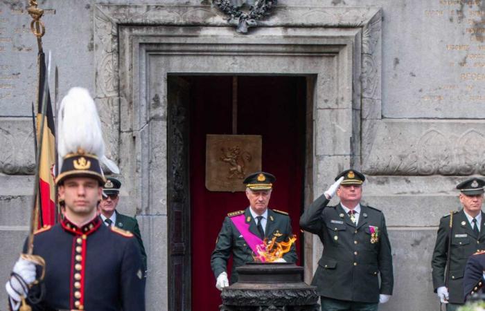 King Philippe pays tribute to the soldiers who fell for the Belgian homeland