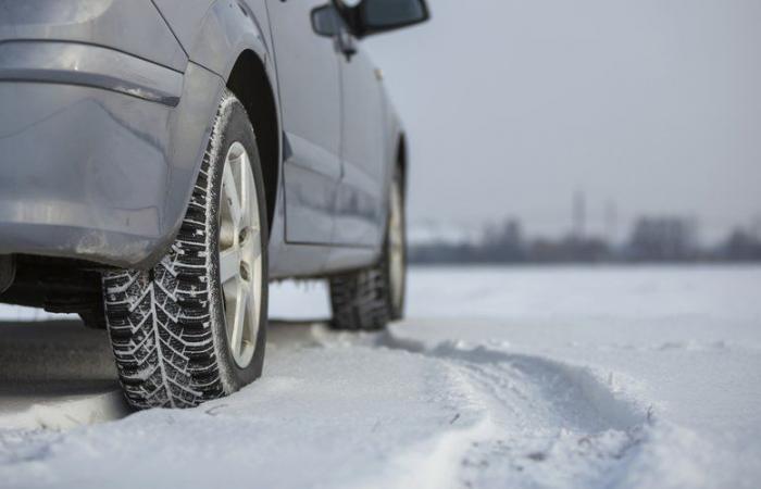 Departments concerned, conditions, snow tires, chains… everything you need to know about the Mountain Law and the equipment for your vehicle