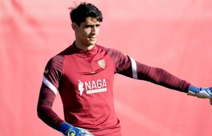 Sevilla FC: Yassine Bounou visits his former teammates