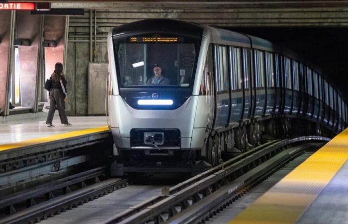 A text message to report security problems in the Montreal metro