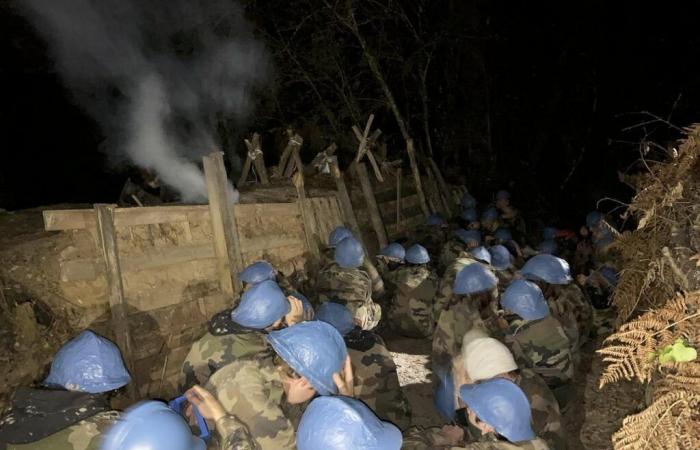 middle school students from Gironde dig trenches and simulate an attack to better understand the hell of war