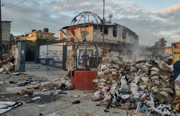 Haiti: the convent and hospital of the Sisters of Charity burned