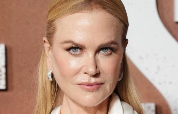 Nicole Kidman dares to wear an immaculate and transparent lace dress