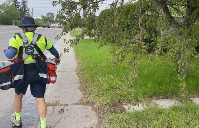 Postmen could trigger strike as early as Friday