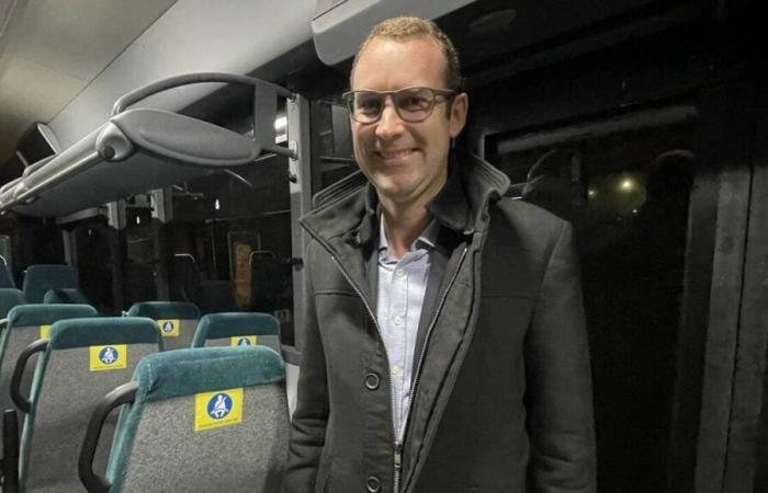 In Laval, bus line K “connects populated neighborhoods to employment zones” from 4:20 a.m.