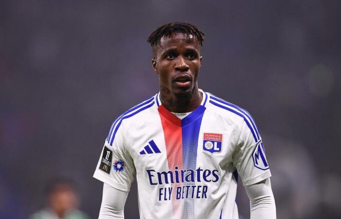 OL: Wilfried Zaha exasperates the Lyon locker room