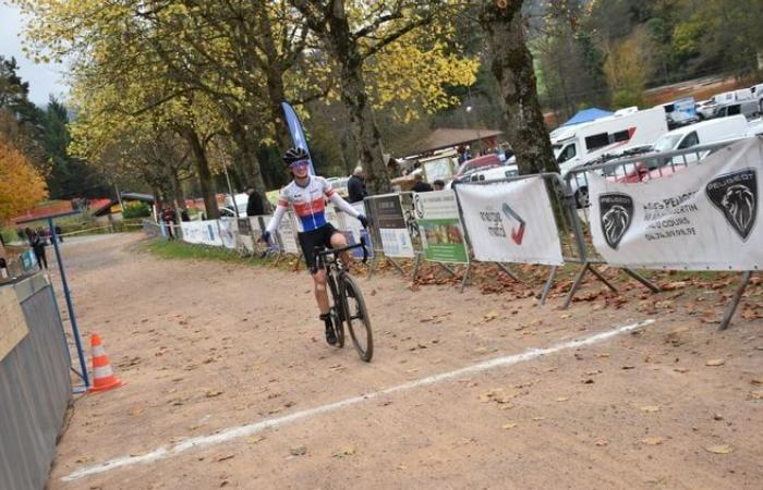 The Belmont-de-la-Loire cyclo-cross still attracts so many people