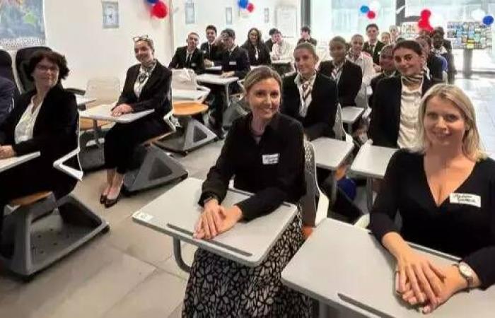 This high school in Nice is the first in France to offer a double course to become a steward or air hostess