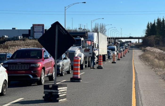 Monster congestion after an accident on the Laurentian highway