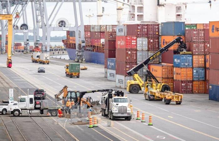 Ottawa orders the resumption of work at the ports of Montreal and Quebec